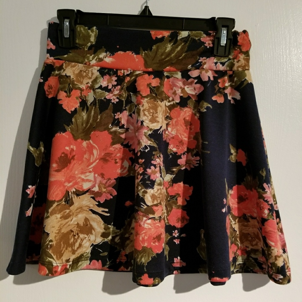 floral skatet skirt